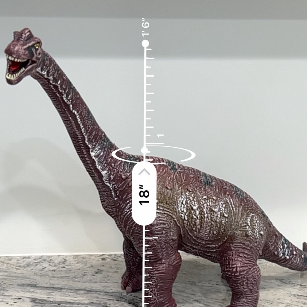 Large dinosaur makes noises - Picture 4 of 5